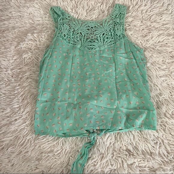 🌸🌸Charlotte Russe size small mint green sleeveless top - Picture 2 of 7